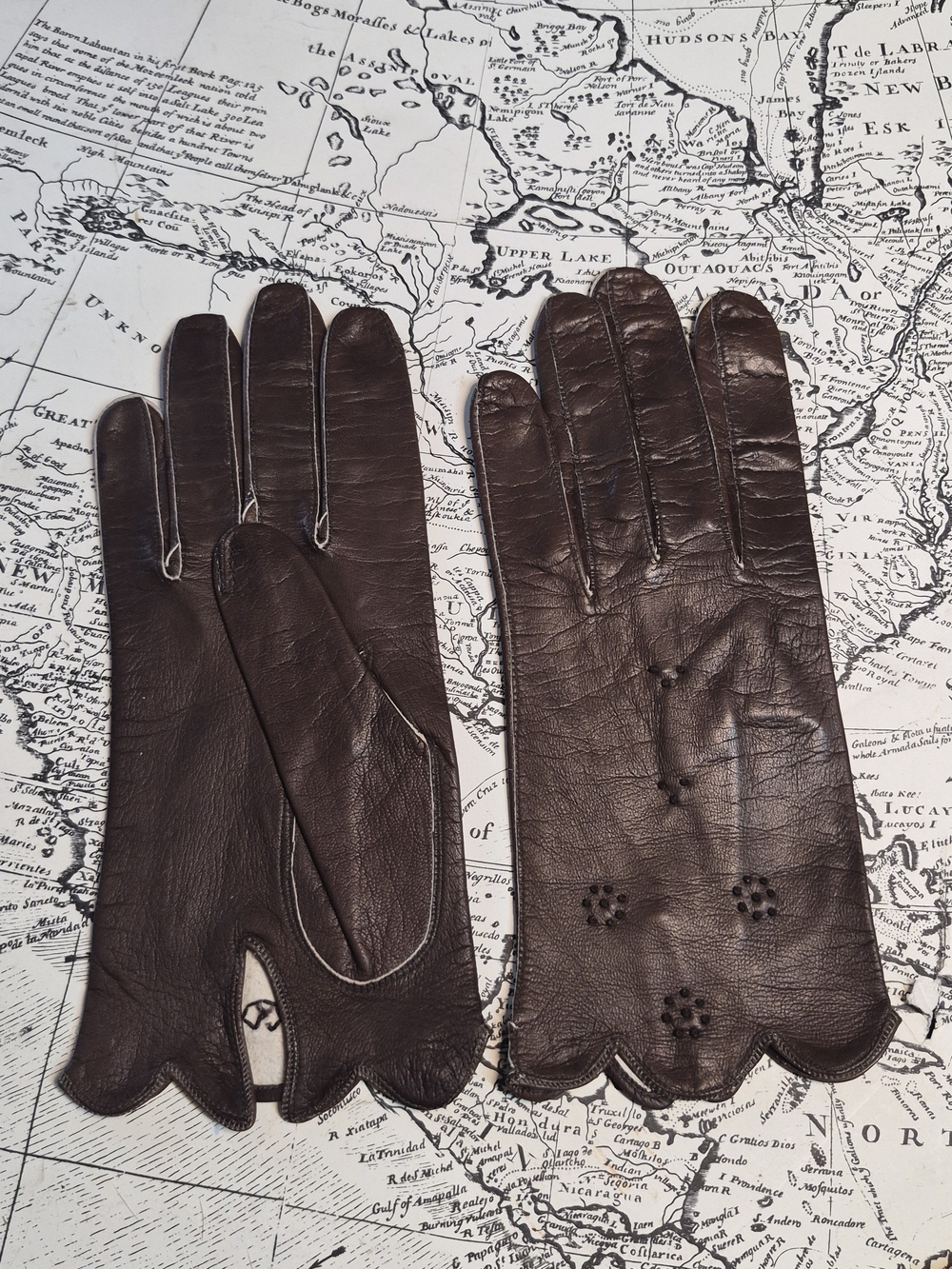 Womans Brown Leather Driving Gloves VINTAGE